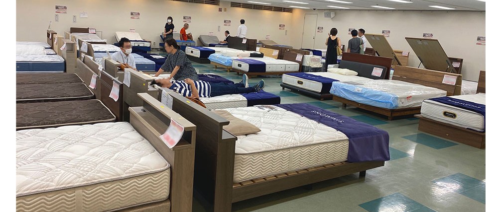 過去のシモンズ工場直送セール in ツインメッセ静岡の会場の様子