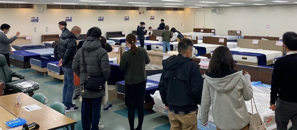 過去のシモンズ工場直送セール in ツインメッセ静岡の会場の様子